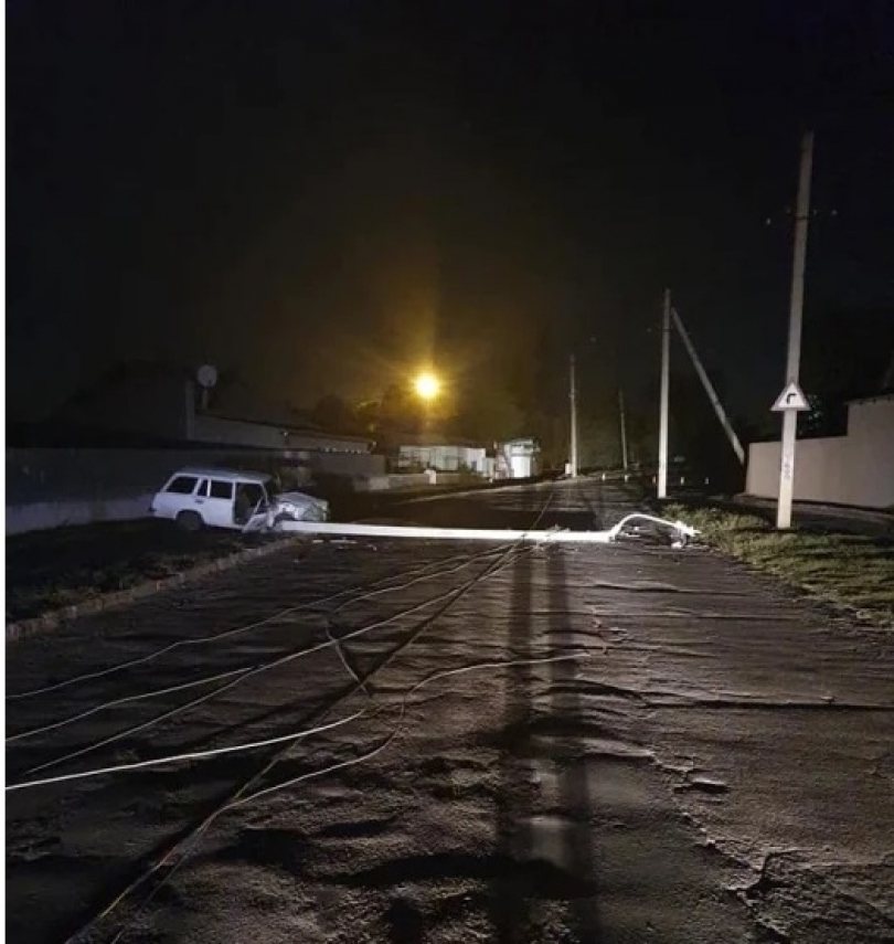 В Вознесенске Ваз снес две электроопоры оставив часть города без электричества Фото № 0 В Вознесенске Ваз снес две электроопоры оставив часть города без электричества Фото № 0