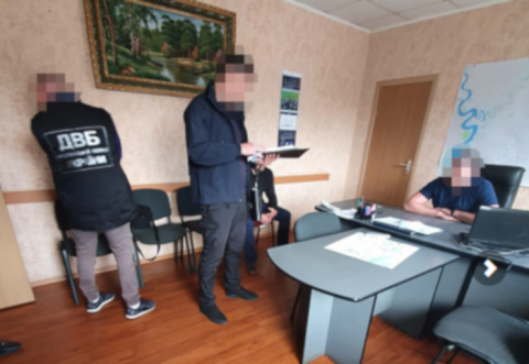 Трем полицейским – фигурантам дела об избиении жителя Николаева сообщено о подозрении Фото № 0 Трем полицейским – фигурантам дела об избиении жителя Николаева сообщено о подозрении Фото № 0