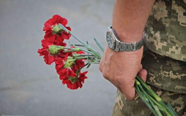 Жители Николаева почтили память павших десантников Фото № 0 Жители Николаева почтили память павших десантников Фото № 0