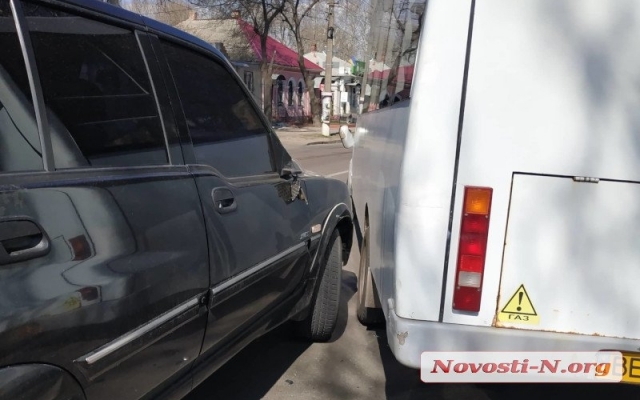 На Пушкинской произошла авария с участием депутата Николаевского горсовета Фото № 4 На Пушкинской произошла авария с участием депутата Николаевского горсовета Фото № 4