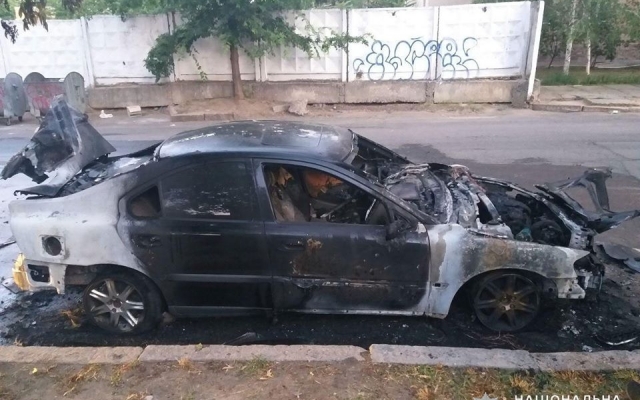 По факту ночного поджога автомобиля николаевская полиция открыла уголовное дело Фото № 1 По факту ночного поджога автомобиля николаевская полиция открыла уголовное дело Фото № 1