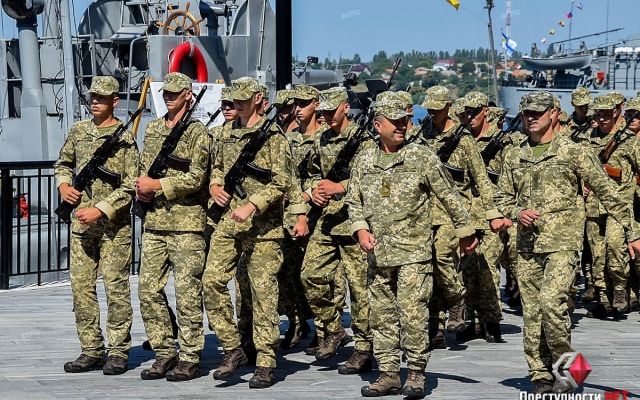 В Николаеве 237 новобранцев приняли военную присягу Фото № 15 В Николаеве 237 новобранцев приняли военную присягу Фото № 15
