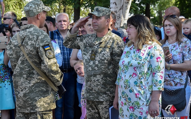В Николаеве 237 новобранцев приняли военную присягу Фото № 7 В Николаеве 237 новобранцев приняли военную присягу Фото № 7