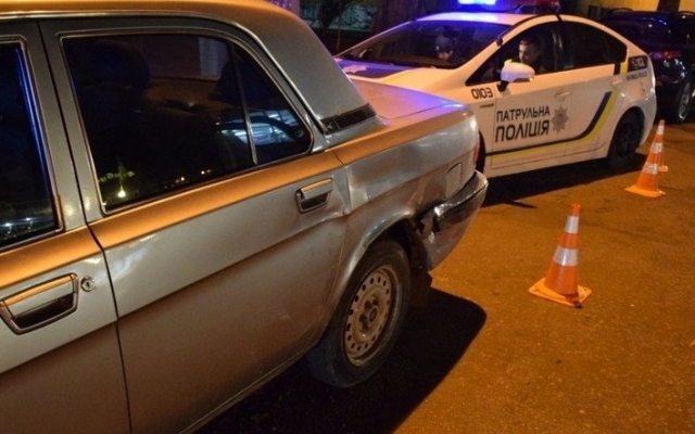 В Николаеве пьяный водитель «Инфинити» врезался в «Волгу» Фото № 4 В Николаеве пьяный водитель «Инфинити» врезался в «Волгу» Фото № 4