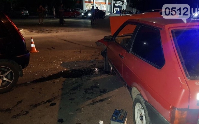 На Героев Украины произошла авария с участием трех автомобилей, пострадали женщина и ребенок Фото № 11 На Героев Украины произошла авария с участием трех автомобилей, пострадали женщина и ребенок Фото № 11