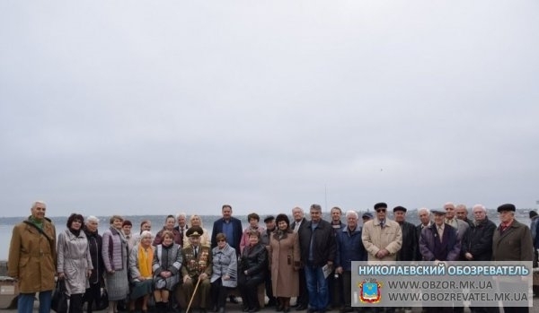 В Николаеве по случаю Дня освобождения Украины от фашистов чествовали ветеранов и детей войны Фото № 3 В Николаеве по случаю Дня освобождения Украины от фашистов чествовали ветеранов и детей войны Фото № 3