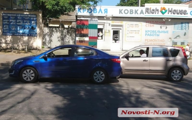 На Пушкинской аварии: не соблюдал дистанцию и врезался в автомобиль Фото № 4 На Пушкинской аварии: не соблюдал дистанцию и врезался в автомобиль Фото № 4