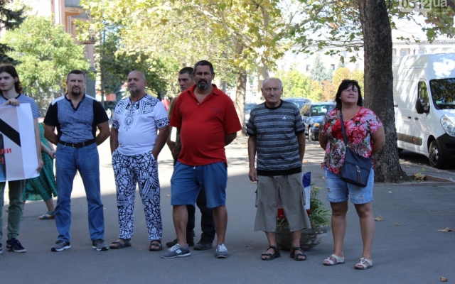 В Николаеве прошел митинг против назначения Александра Стадника губернатором Фото № 7 В Николаеве прошел митинг против назначения Александра Стадника губернатором Фото № 7