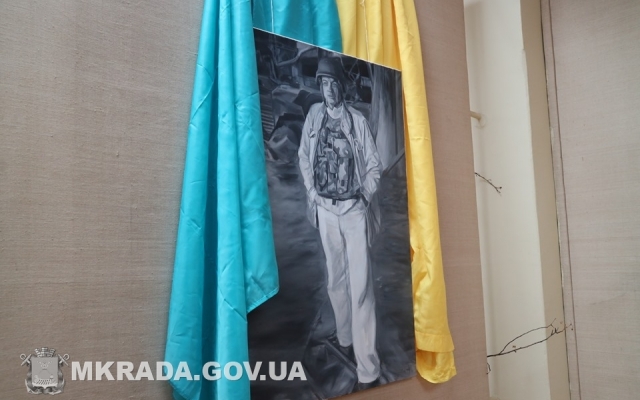 В музее им. В.Верещагина проходит выставка картин «Аэропорт», посвященная памяти мужественных героев Фото № 16 В музее им. В.Верещагина проходит выставка картин «Аэропорт», посвященная памяти мужественных героев Фото № 16