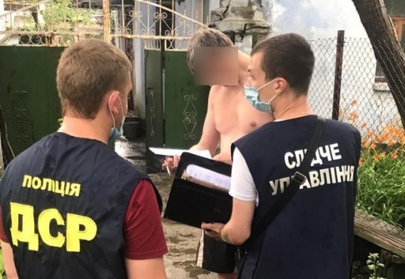 В Николаеве полиция задержала вымогателя, называющего себя «смотрящим» Фото № 1 В Николаеве полиция задержала вымогателя, называющего себя «смотрящим» Фото № 1