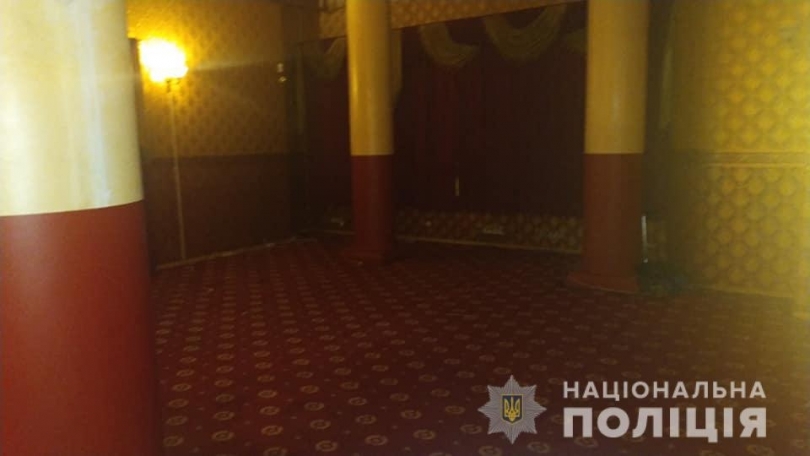 Изъяли все оборудование - в Николаеве полиция прекратила работу подпольного игорного зала Фото № 2 Изъяли все оборудование - в Николаеве полиция прекратила работу подпольного игорного зала Фото № 2
