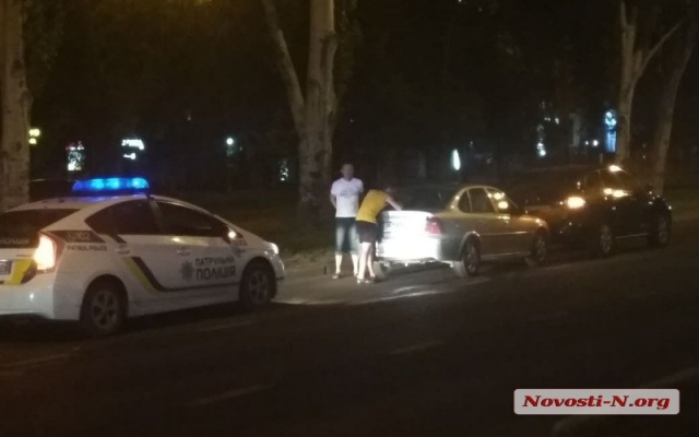 Авария на Центральном проспекте: автомобиль с еврономерами догнал ехавшую впереди иномарку Фото № 0 Авария на Центральном проспекте: автомобиль с еврономерами догнал ехавшую впереди иномарку Фото № 0