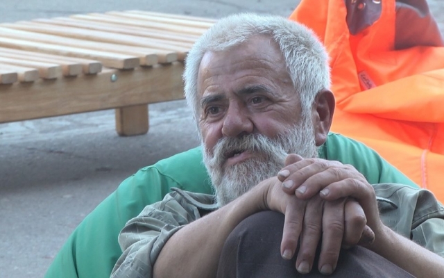 Николаевский Диоген: бывший поэт и военный репортер живет под деревьями Фото № 4 Николаевский Диоген: бывший поэт и военный репортер живет под деревьями Фото № 4