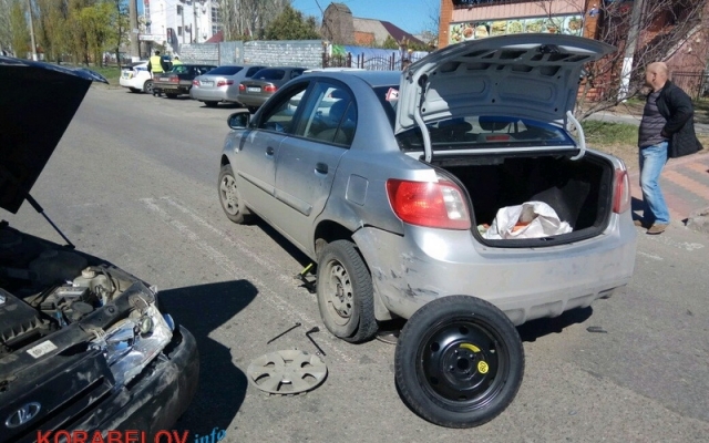 В Корабельном районе Николаева произошло ДТП Фото № 3 В Корабельном районе Николаева произошло ДТП Фото № 3