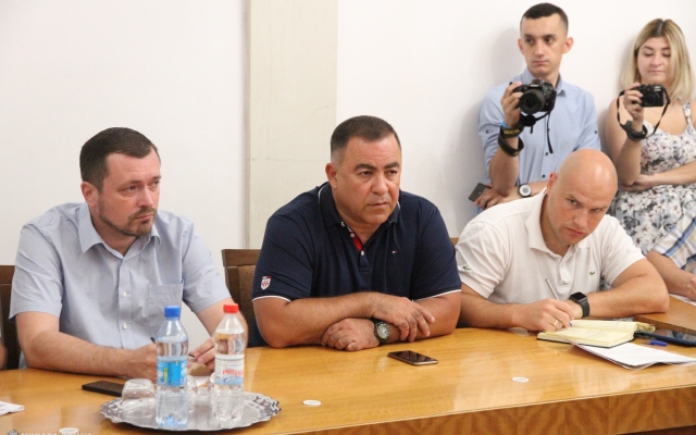 Мэр Николаева Александр Сенкевич дал поручение ускорить работы по ликвидации последствий непогоды Фото № 6 Мэр Николаева Александр Сенкевич дал поручение ускорить работы по ликвидации последствий непогоды Фото № 6