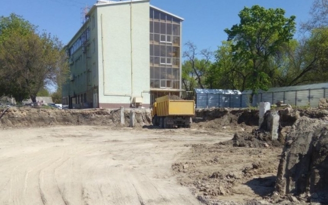На Садовой на стройке нашли артиллерийский снаряд Фото № 2 На Садовой на стройке нашли артиллерийский снаряд Фото № 2