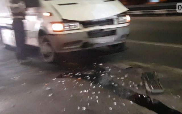 На Ингульском мосту произошла авария с участием грузовика и двух иномарок Фото № 4 На Ингульском мосту произошла авария с участием грузовика и двух иномарок Фото № 4