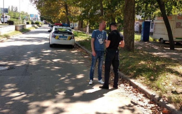 В Николаеве пьяного водителя задержали патрульные полицейские Фото № 2 В Николаеве пьяного водителя задержали патрульные полицейские Фото № 2
