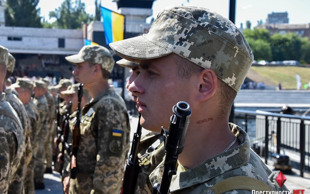 В Николаеве 237 новобранцев приняли военную присягу Фото № 10 В Николаеве 237 новобранцев приняли военную присягу Фото № 10