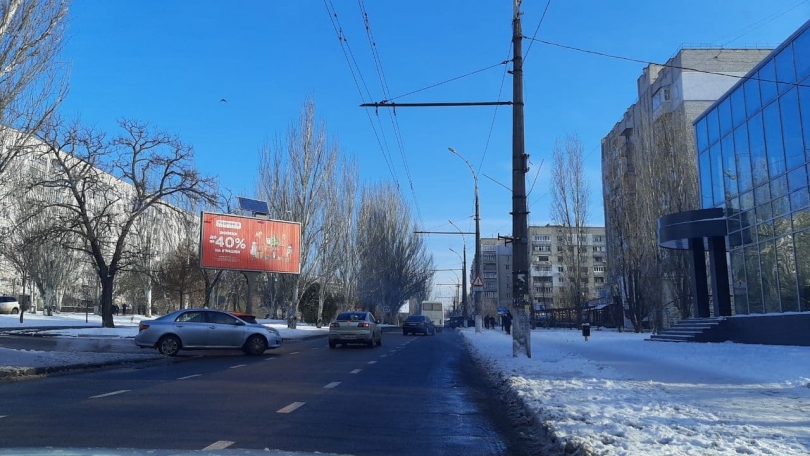 На Центральном проспекте в Николаеве убрали снег, но про тротуары забыли Фото № 0 На Центральном проспекте в Николаеве убрали снег, но про тротуары забыли Фото № 0