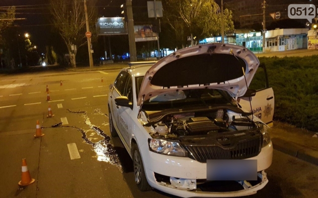 Преследование нарушителя: патрульная полиция догоняла автомобиль и врезалась в столб Фото № 6 Преследование нарушителя: патрульная полиция догоняла автомобиль и врезалась в столб Фото № 6