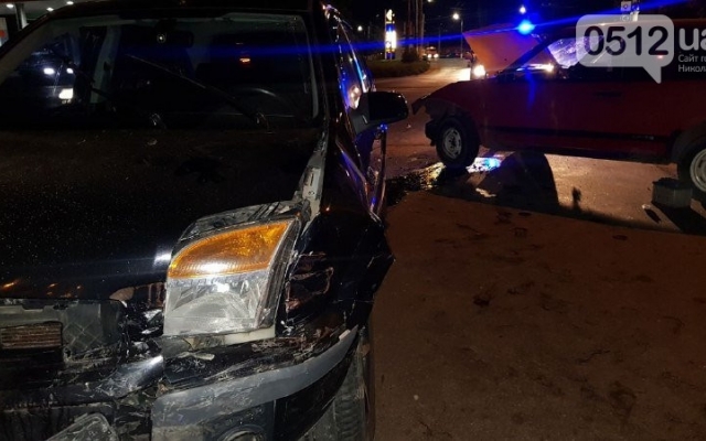 На Героев Украины произошла авария с участием трех автомобилей, пострадали женщина и ребенок Фото № 8 На Героев Украины произошла авария с участием трех автомобилей, пострадали женщина и ребенок Фото № 8