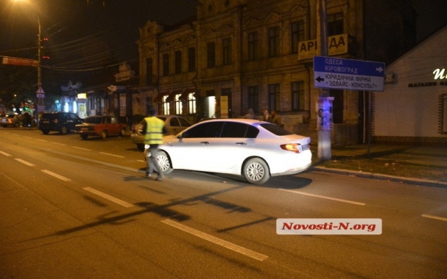 В центре Николаева произошло ДТП при участии автомобилей Fiat и Chevrolet Фото № 0 В центре Николаева произошло ДТП при участии автомобилей Fiat и Chevrolet Фото № 0
