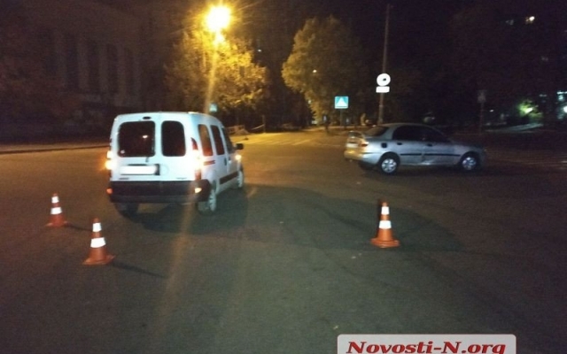 На Бузкина столкнулись два автомобиля, обошлось механическими повреждениями Фото № 3 На Бузкина столкнулись два автомобиля, обошлось механическими повреждениями Фото № 3