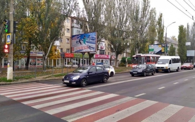 На перекрестке проспект Мира и улицы 1-я Линия заработал светофор Фото № 0 На перекрестке проспект Мира и улицы 1-я Линия заработал светофор Фото № 0