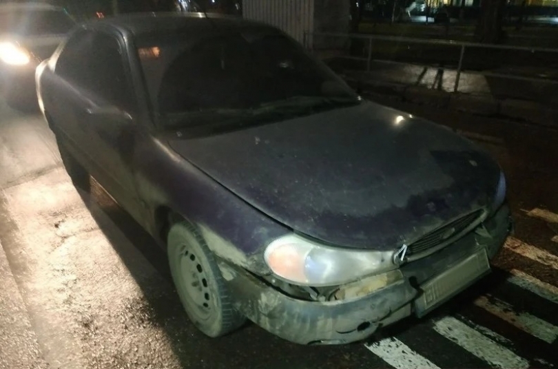 В центре Николаева Ford Mondeo догнал Hyundai Accent Фото № 1 В центре Николаева Ford Mondeo догнал Hyundai Accent Фото № 1
