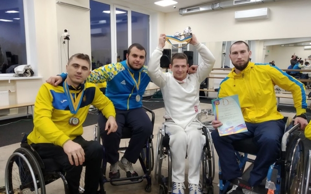 Николаевцы одержали победу на чемпионате Украины по фехтованию на колясках Фото № 2 Николаевцы одержали победу на чемпионате Украины по фехтованию на колясках Фото № 2