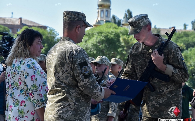 В Николаеве 237 новобранцев приняли военную присягу Фото № 5 В Николаеве 237 новобранцев приняли военную присягу Фото № 5