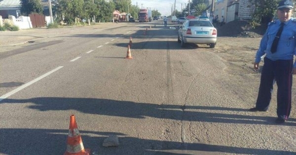 В Вознесенском районе легковушка насмерть сбила пешехода Фото № 0 В Вознесенском районе легковушка насмерть сбила пешехода Фото № 0
