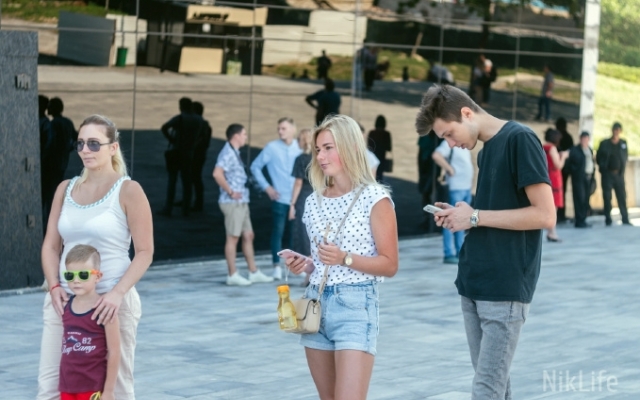 В Николаеве торжественно открыли арт-объект Middle Way Фото № 6 В Николаеве торжественно открыли арт-объект Middle Way Фото № 6