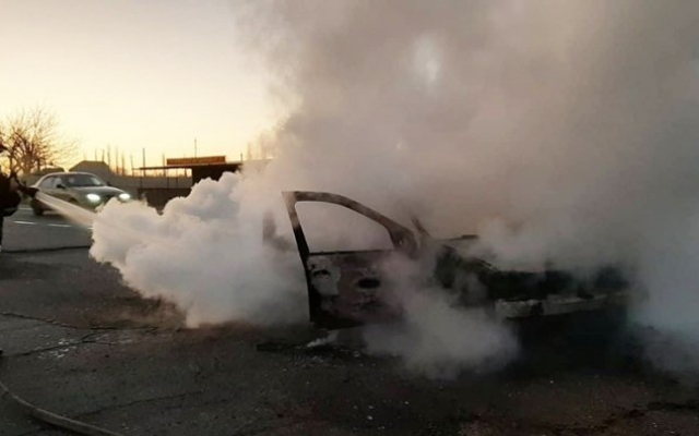 На Николаевщине посреди дороги загорелся автомобиль Фото № 1 На Николаевщине посреди дороги загорелся автомобиль Фото № 1