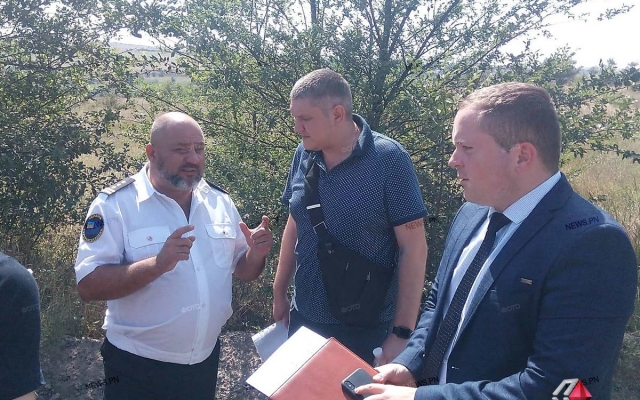 Президент Украины осмотрел трассу Н-14 и приехал на Николаевский судостроительный завод, чтобы обсудить судьбу крейсера «Украина» Фото № 5 Президент Украины осмотрел трассу Н-14 и приехал на Николаевский судостроительный завод, чтобы обсудить судьбу крейсера «Украина» Фото № 5