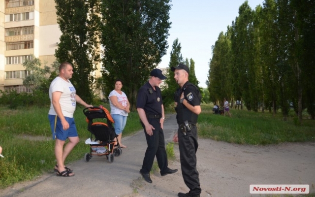 На Намыве мать с ребенком выгнали с беседки на пляже Фото № 0 На Намыве мать с ребенком выгнали с беседки на пляже Фото № 0