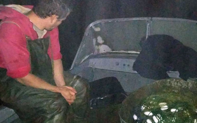 Сотрудники николаевского рыбоохранного патруля задержали браконьера, нанесшего ущерб на 30 тысяч гривен Фото № 1 Сотрудники николаевского рыбоохранного патруля задержали браконьера, нанесшего ущерб на 30 тысяч гривен Фото № 1