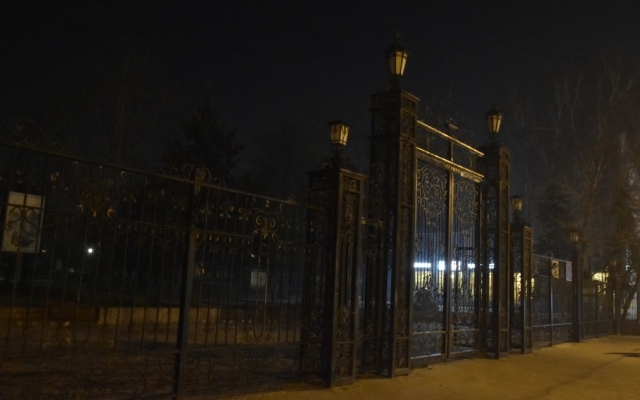 Кромешная тьма: николаевцы сетуют на недостаточную освещенность парка «Народный Сад» Фото № 1 Кромешная тьма: николаевцы сетуют на недостаточную освещенность парка «Народный Сад» Фото № 1