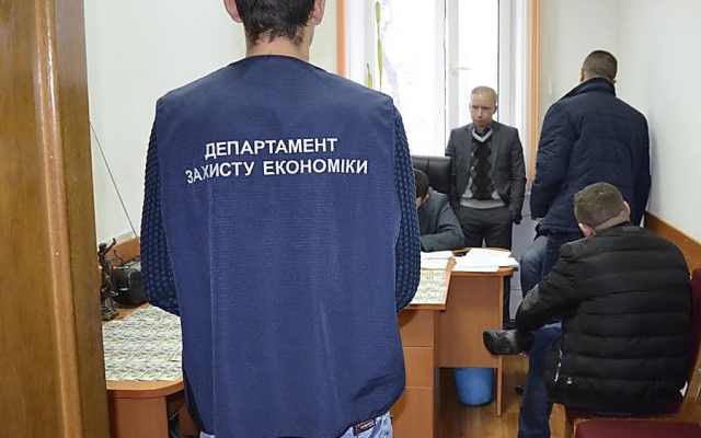 Николаевский прокурор отказался от взятки Фото № 0 Николаевский прокурор отказался от взятки Фото № 0