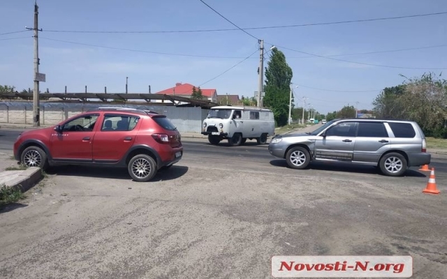 В Варваровке произошла авария с участием двух иномарок Фото № 3 В Варваровке произошла авария с участием двух иномарок Фото № 3