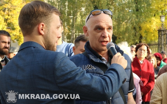 Мэр Николаева Александр Сенкевич встретился с жителями микрорайонов, прилегающих к Народному саду Фото № 2 Мэр Николаева Александр Сенкевич встретился с жителями микрорайонов, прилегающих к Народному саду Фото № 2
