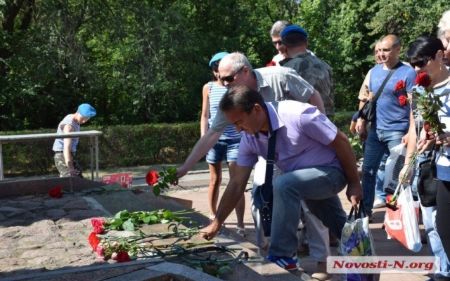 Николаевские «голубые береты» отмечают день создания ВДВ Фото № 20 Николаевские «голубые береты» отмечают день создания ВДВ Фото № 20
