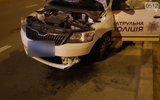Преследование нарушителя: патрульная полиция догоняла автомобиль и врезалась в столб Фото № 8 Преследование нарушителя: патрульная полиция догоняла автомобиль и врезалась в столб Фото № 8