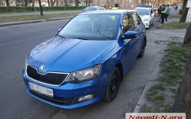 В центре Николаева девушка на «Шкоде» въехала в «Ситроен» Фото № 1 В центре Николаева девушка на «Шкоде» въехала в «Ситроен» Фото № 1
