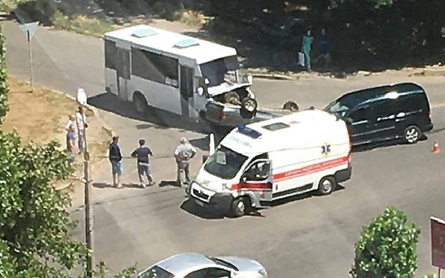 На улице Троицкой в Николаеве произошло ДТП Фото № 0 На улице Троицкой в Николаеве произошло ДТП Фото № 0