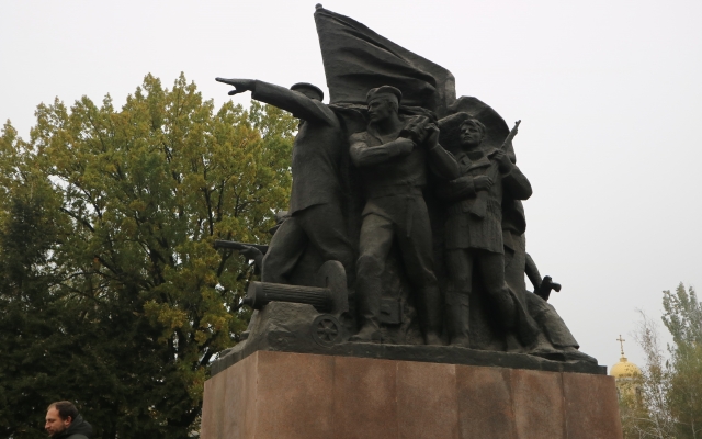 В Николаеве прошли торжества ко Дню освобождения Украины от нацистских захватчиков Фото № 0 В Николаеве прошли торжества ко Дню освобождения Украины от нацистских захватчиков Фото № 0