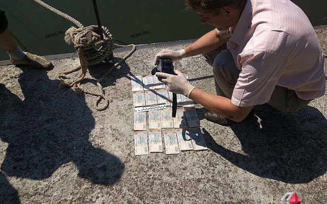 В Николаеве задержали на взятке сотрудника рыбоохраны, который вместе с деньгами прыгнул в реку Фото № 0 В Николаеве задержали на взятке сотрудника рыбоохраны, который вместе с деньгами прыгнул в реку Фото № 0
