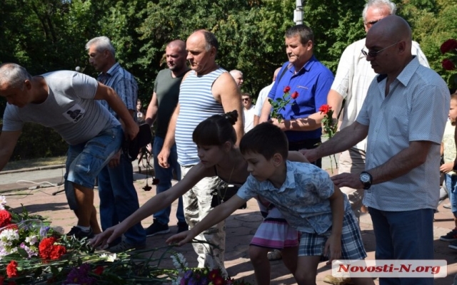 Николаевские «голубые береты» отмечают день создания ВДВ Фото № 24 Николаевские «голубые береты» отмечают день создания ВДВ Фото № 24