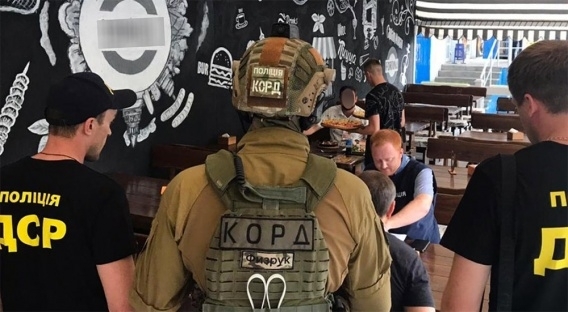 В Николаеве полиция задержала вымогателя, называющего себя «смотрящим» Фото № 0 В Николаеве полиция задержала вымогателя, называющего себя «смотрящим» Фото № 0